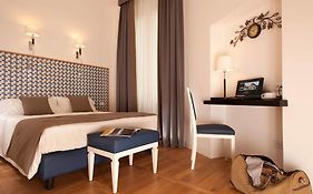 Floris Hotel Rome